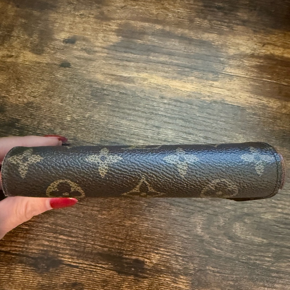 Louis Vuitton Brown and Tan Monogram wallet - Picture 8 of 10